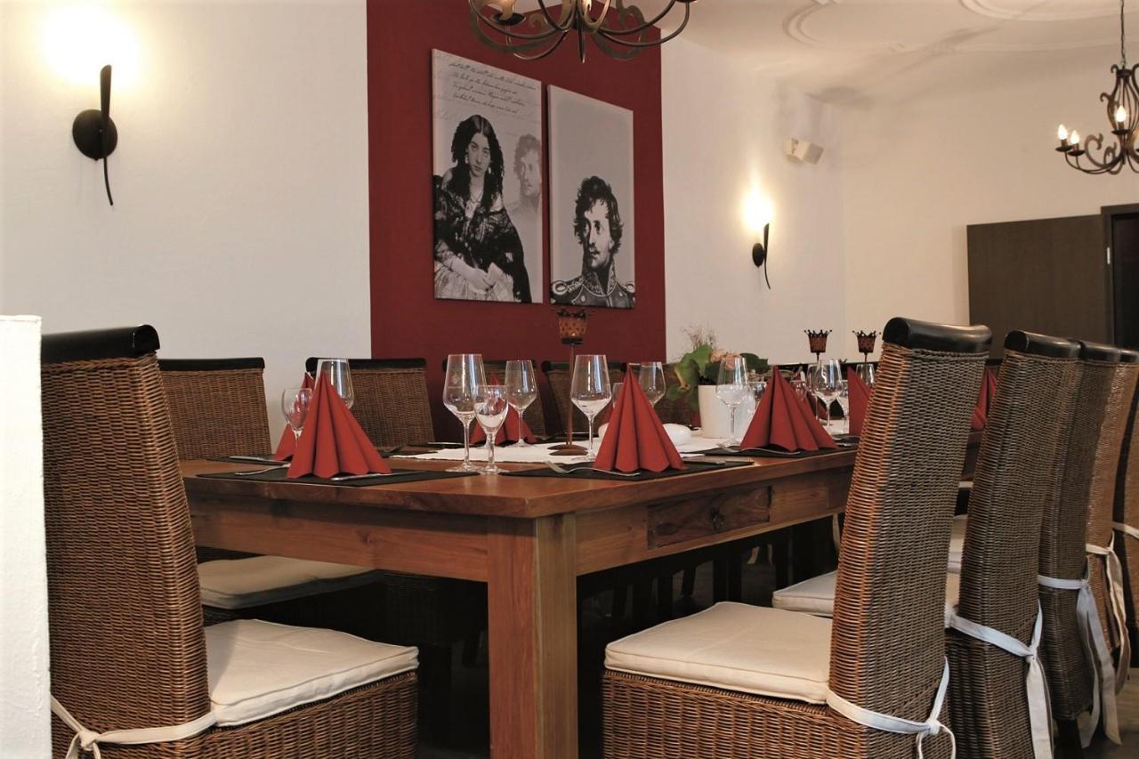 Hotel-Restaurant Pfaelzer Hof イデンコーベン エクステリア 写真