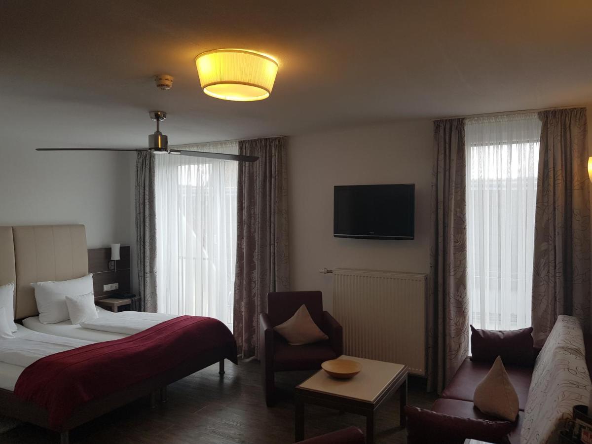 Hotel-Restaurant Pfaelzer Hof イデンコーベン エクステリア 写真