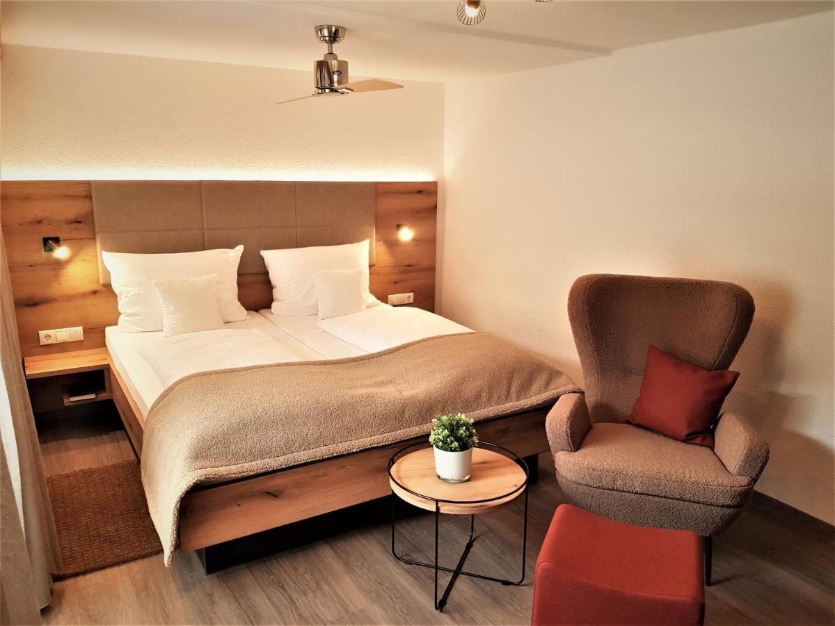 Hotel-Restaurant Pfaelzer Hof イデンコーベン エクステリア 写真