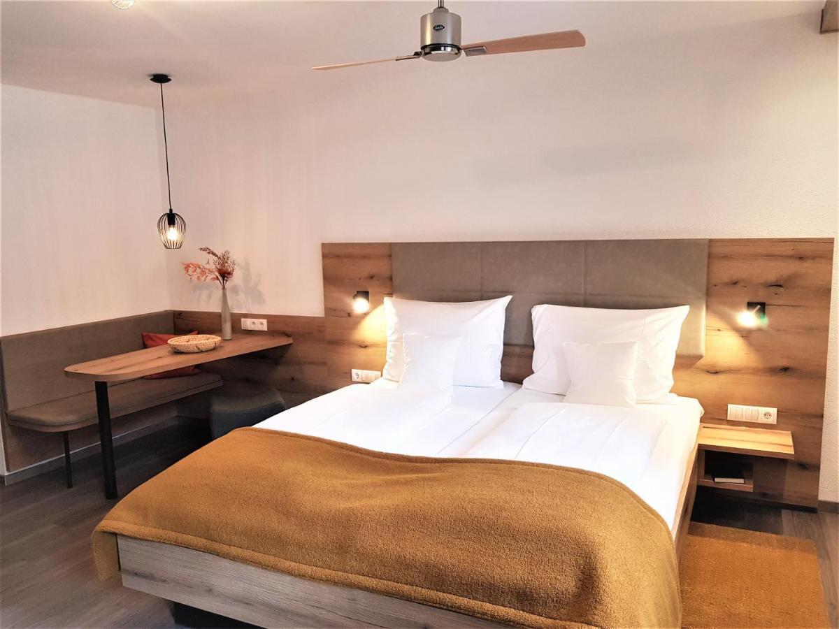 Hotel-Restaurant Pfaelzer Hof イデンコーベン エクステリア 写真