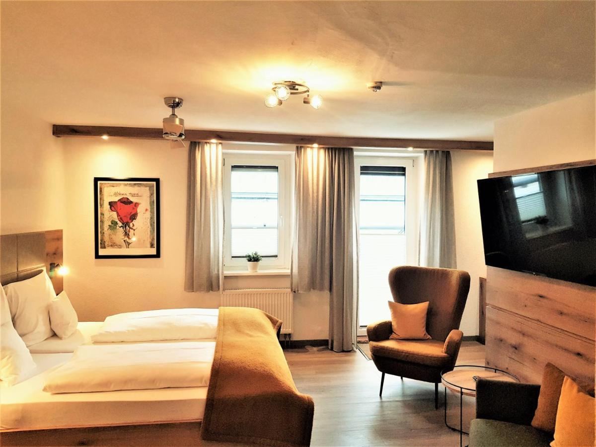 Hotel-Restaurant Pfaelzer Hof イデンコーベン エクステリア 写真