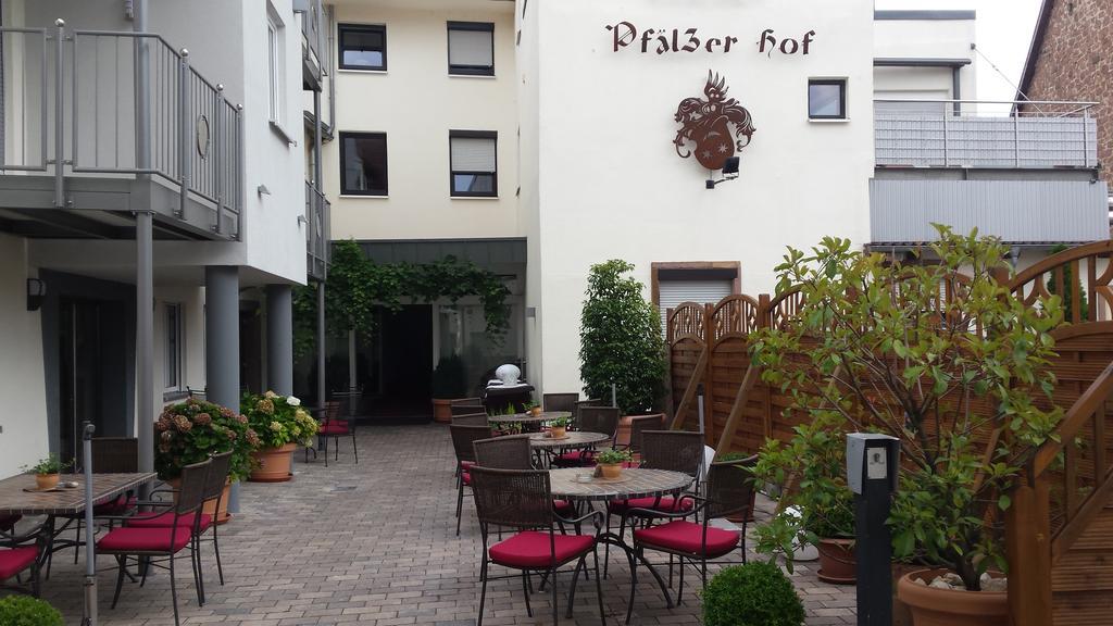 Hotel-Restaurant Pfaelzer Hof イデンコーベン エクステリア 写真