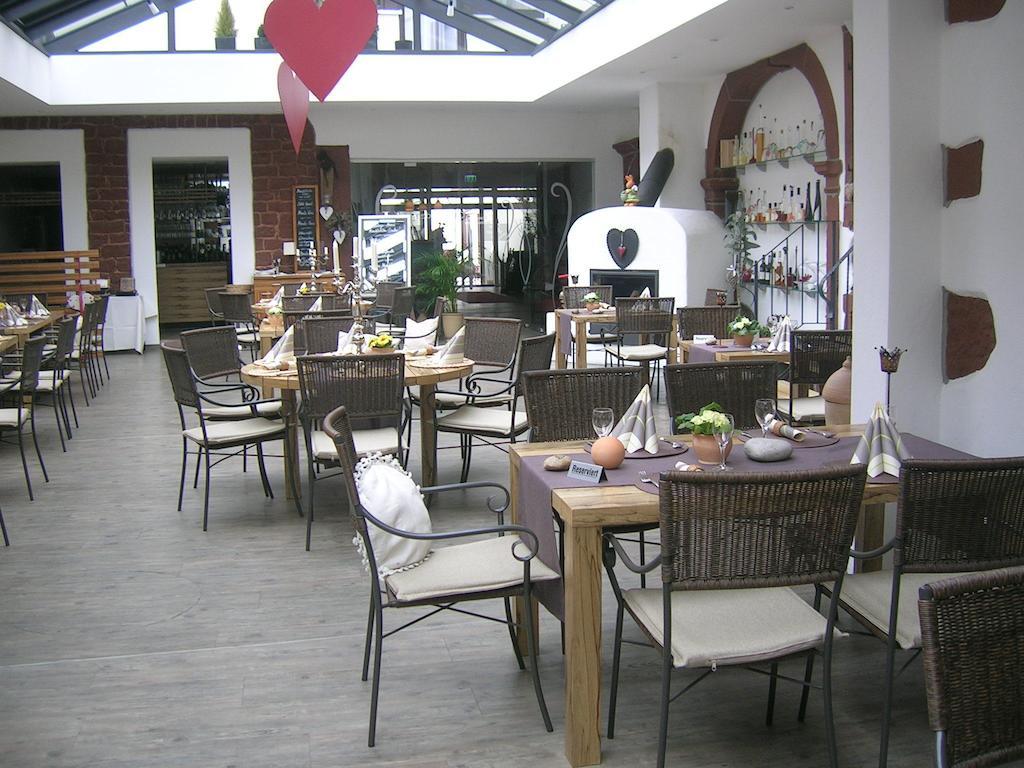 Hotel-Restaurant Pfaelzer Hof イデンコーベン エクステリア 写真
