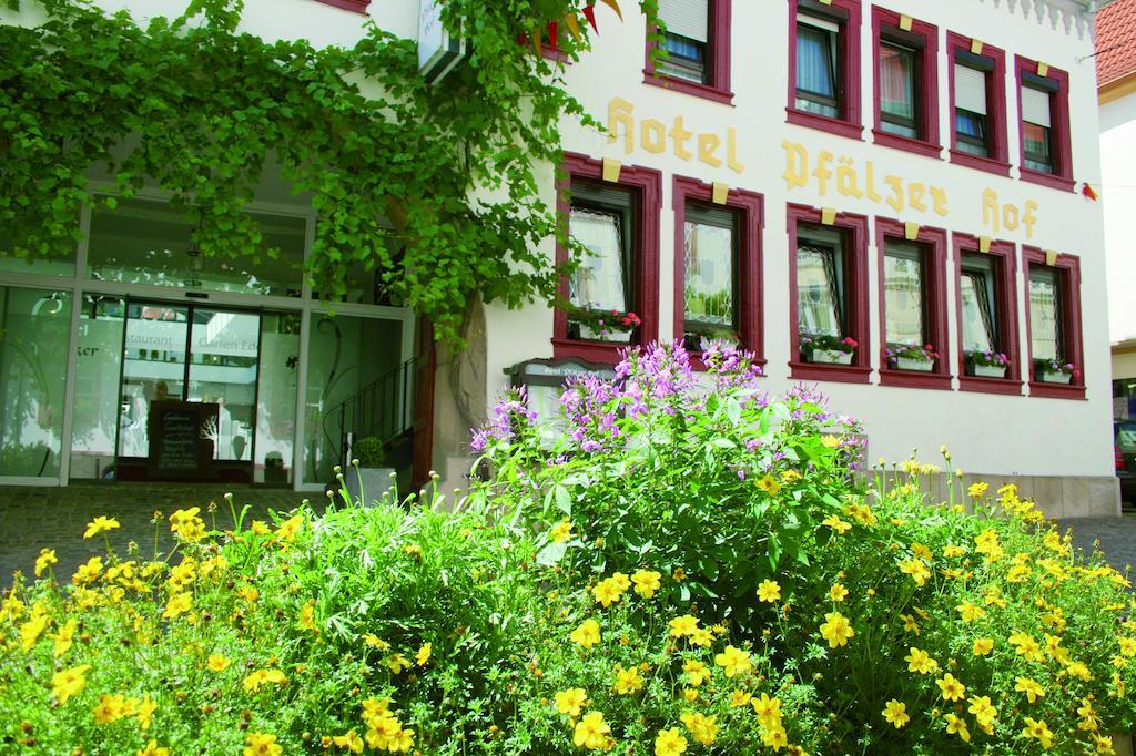 Hotel-Restaurant Pfaelzer Hof イデンコーベン エクステリア 写真