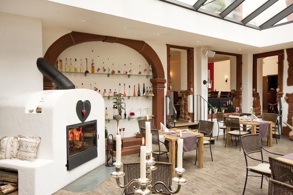 Hotel-Restaurant Pfaelzer Hof イデンコーベン エクステリア 写真